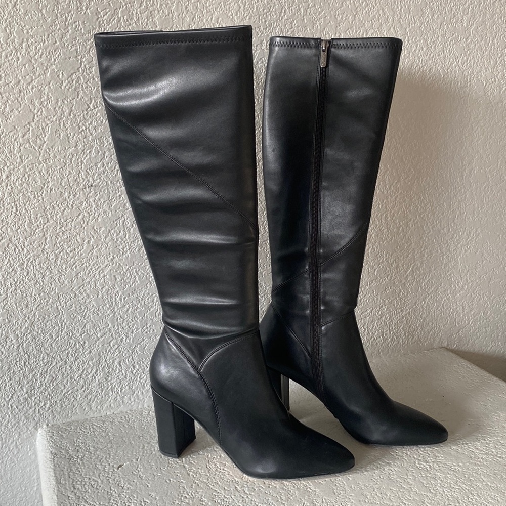 Ladies knee high boots